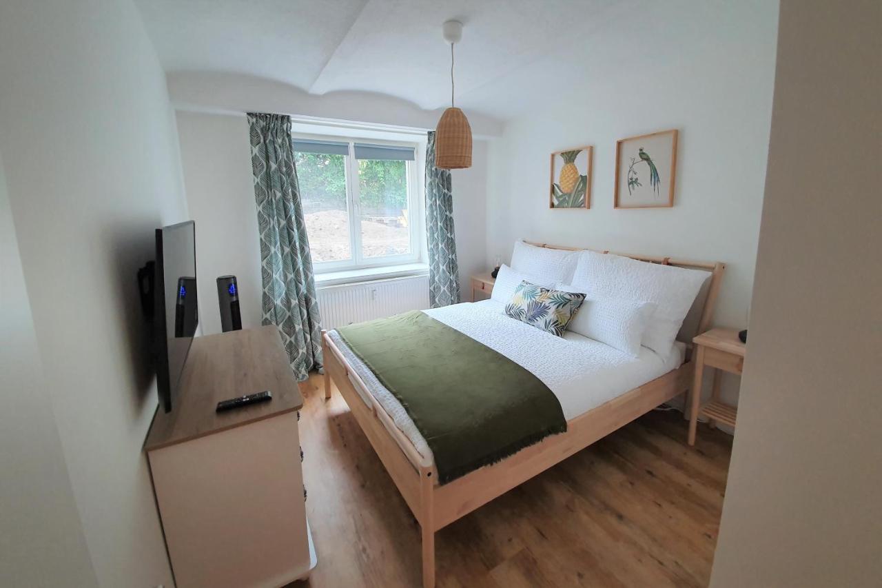 Pb Ferienwohnungen - Fewo 1 - Stilvoll Eingerichtetes Apartment Im Herzen Senftenbergs ภายนอก รูปภาพ