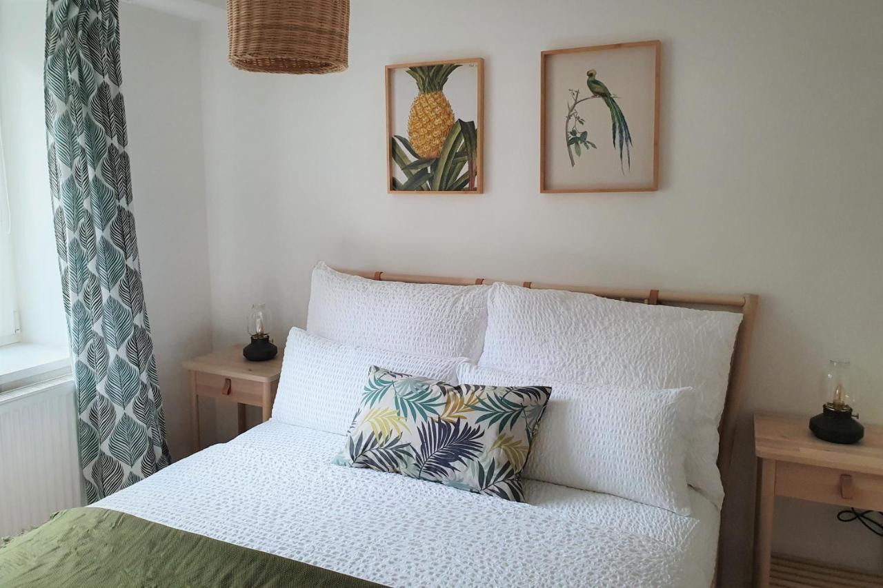 Pb Ferienwohnungen - Fewo 1 - Stilvoll Eingerichtetes Apartment Im Herzen Senftenbergs ภายนอก รูปภาพ